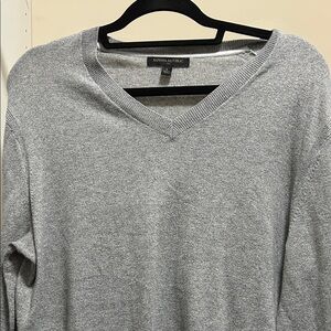 Banana Republic Men's V-Neck Sweater in Gray